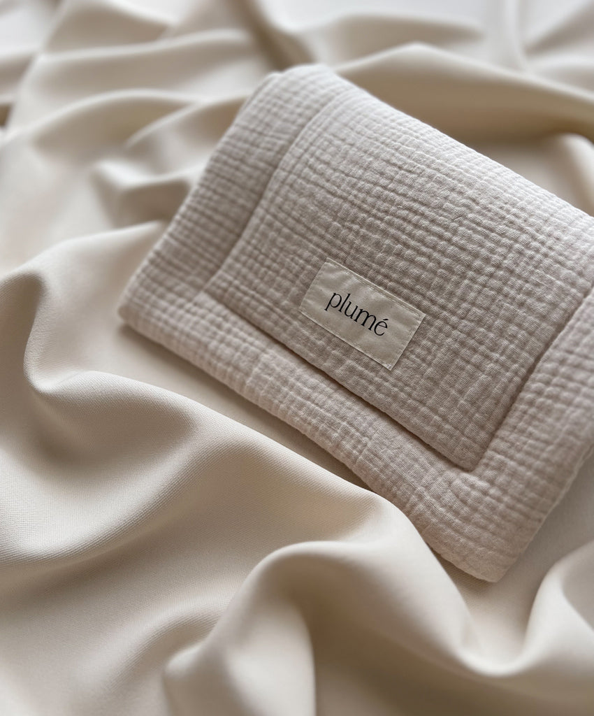 Burp cloths with silicone filling natural