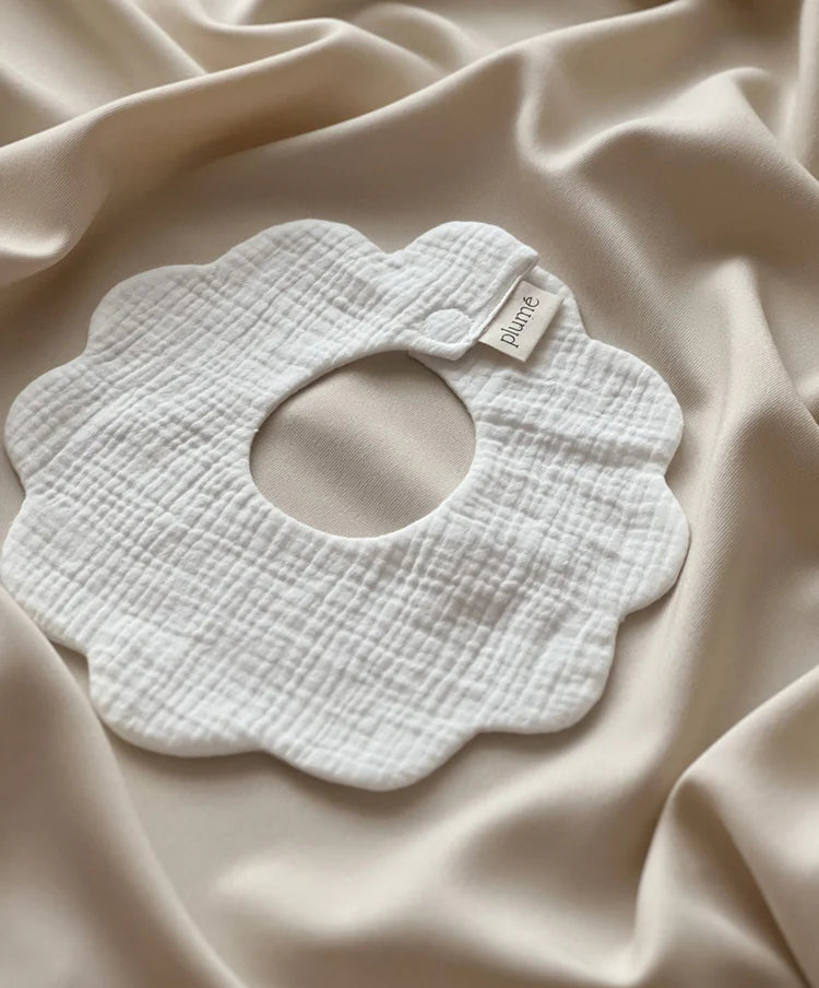 Muslin bib cream